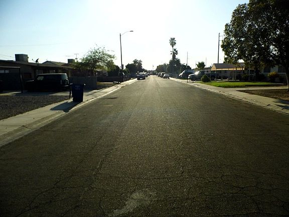 4th image of 1337 E La Mesa St