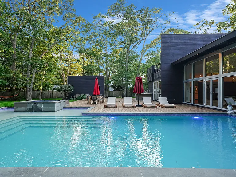 121 Montauk Hwy — Photo 14