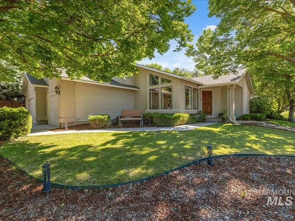 5594 N Northwall Pl, Boise, ID 83703