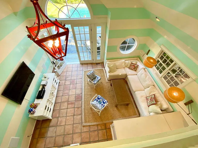 20 Quogue St — Photo 26