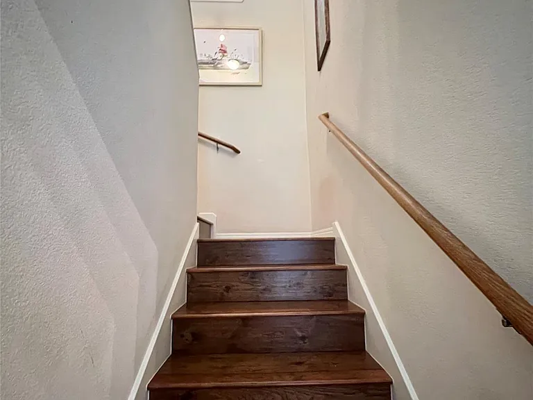 2409 Santa Rosa St — Photo 11