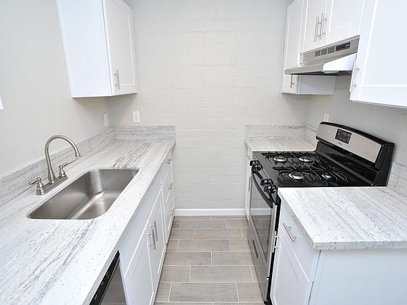 3rd image of 3841 N Park Ave Unit C