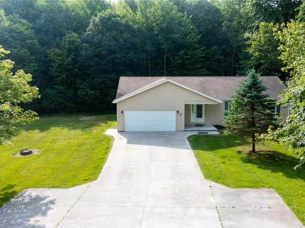 2930 Range Rd, Pt Huron, MI 48060