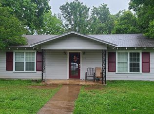 616 S Magnolia St, Palestine, TX 75801