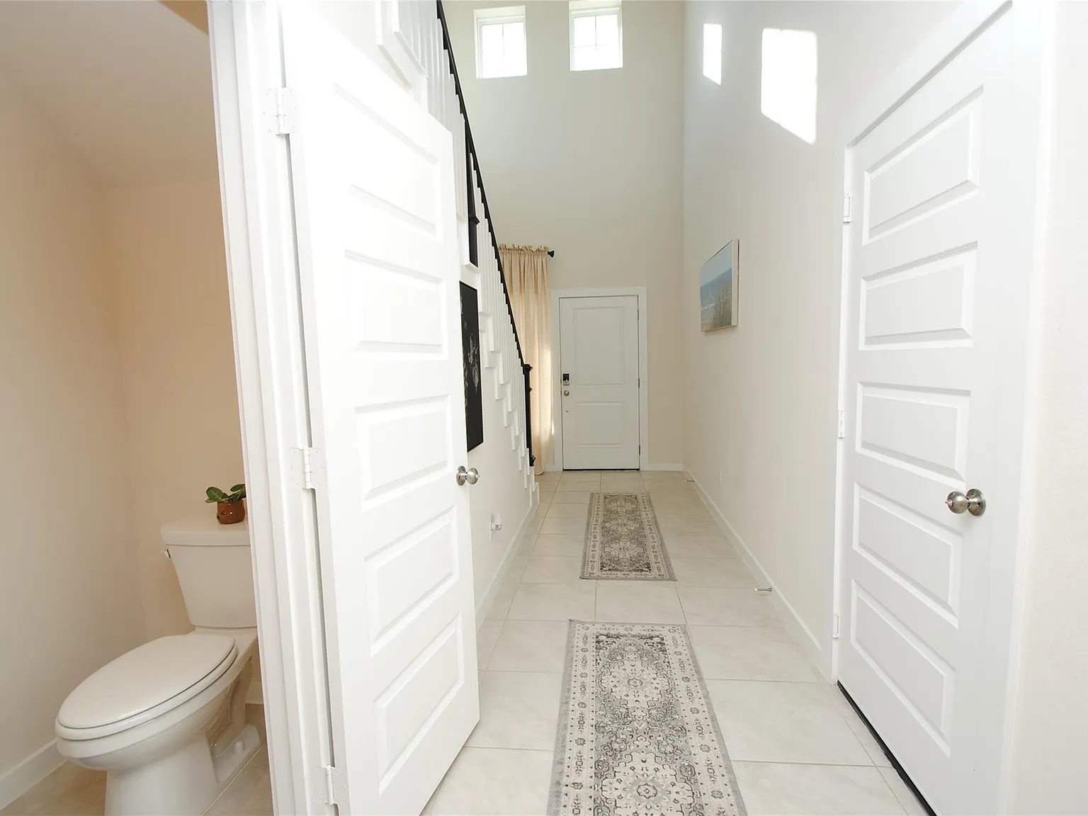 4 bed, 3.0 bath, 2774 sqft, $3,000 — Photo 3