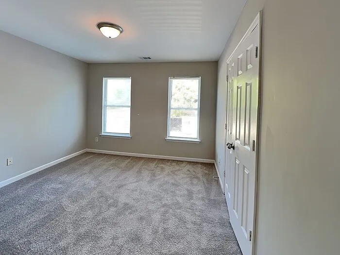 854 N Grand Ave NW — Photo 14