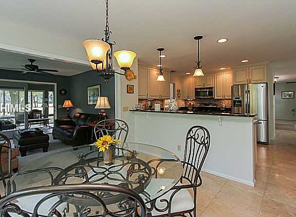 5th image of 70 Leamington Ln