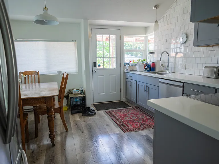6804 SE 76th Ave — Photo 4