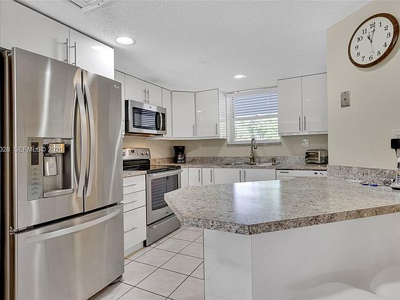 4th image of 17801 N Bay Rd APT 210
