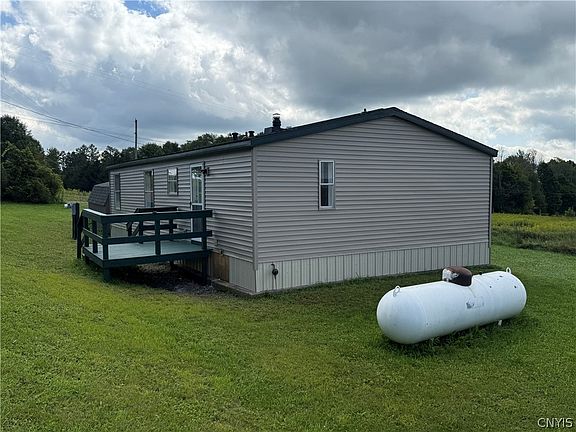 5th image of 2755 Center Rd