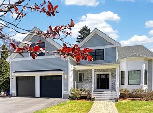 16 Walsh Rd, Bedford, MA 01730