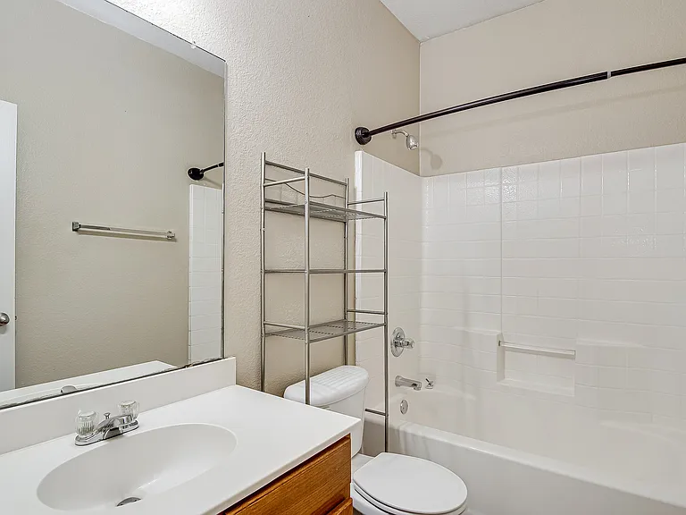 824 Walnut St #824 — Photo 16