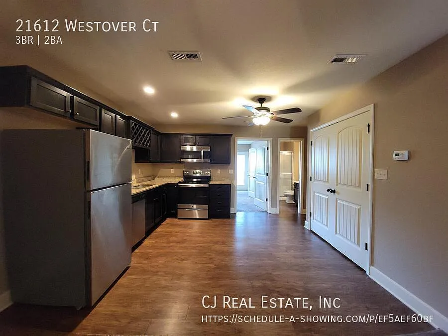 3 bed, $1,450 — Photo 4