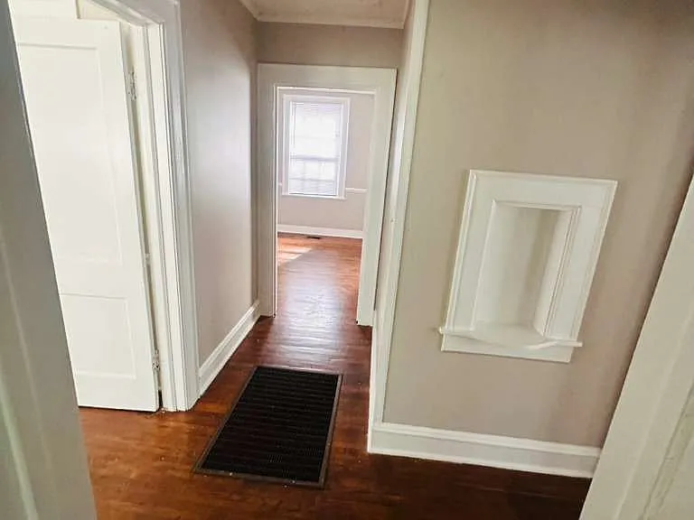 2331 Glendale Ave — Photo 13