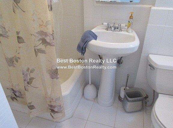 4th image of 63 Dana St APT 11