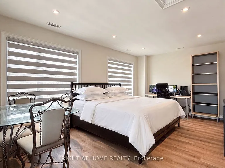 31 John Rolph St #COACH — Photo 5