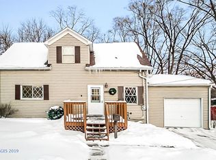 6915 Lindberg Ave, Hammond, IN 46323
