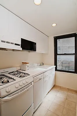 Sold by BSD Realty Worldwide Inc | media 4