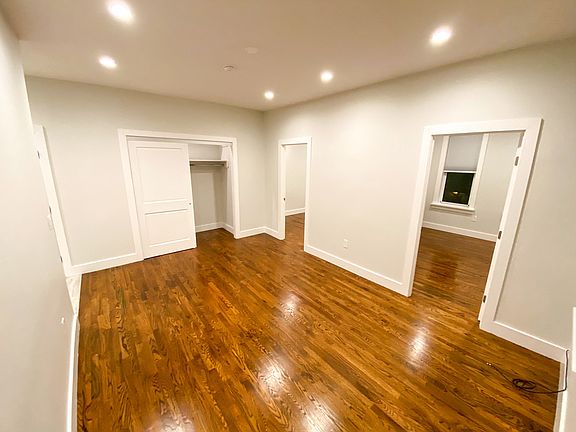 2nd image of 3257 44th St APT 2F