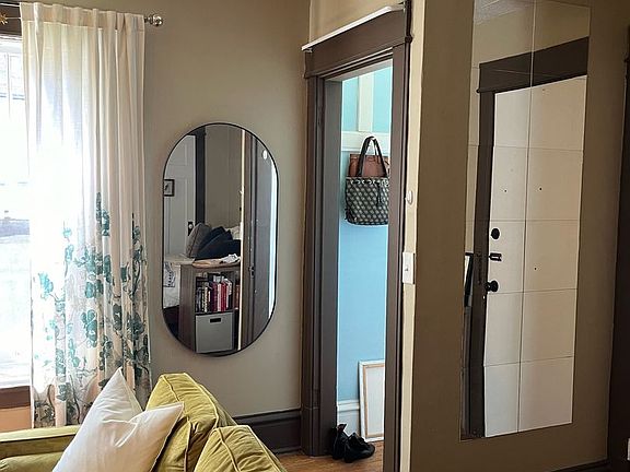 3rd image of 5808 15th Ave NE APT 8