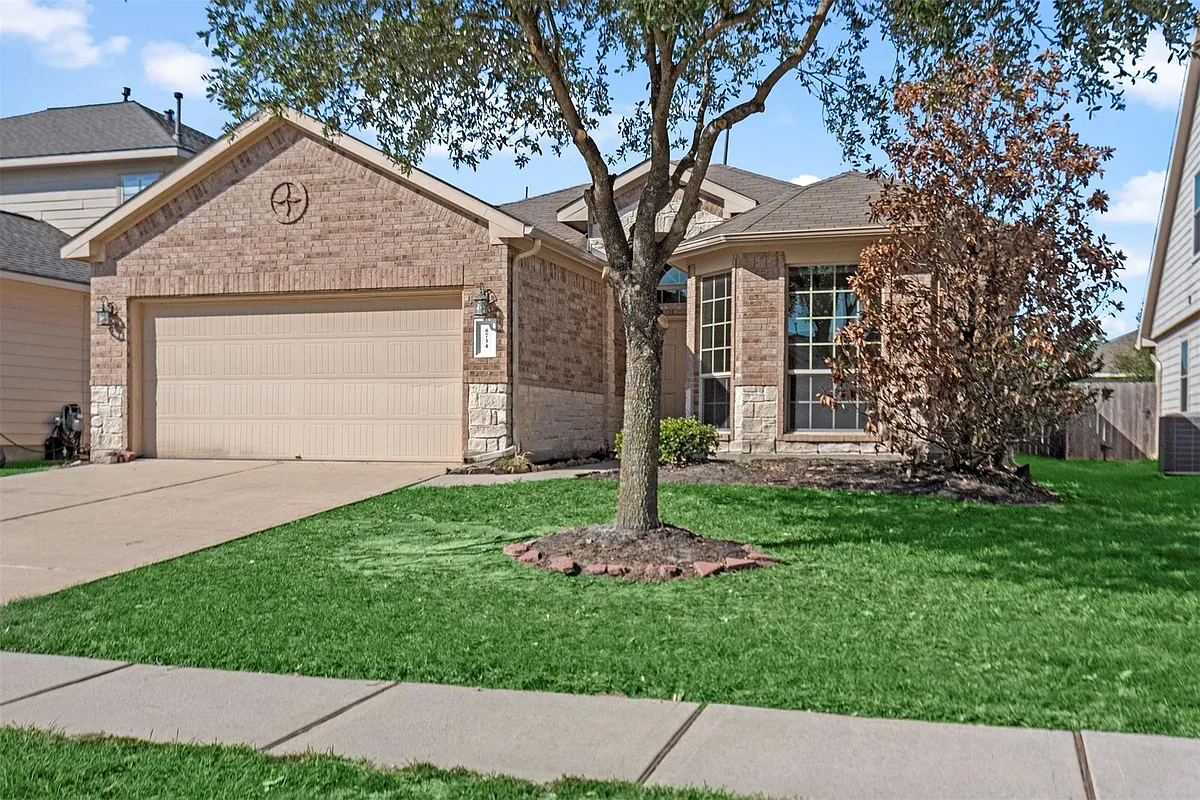 Building Photo - 8734 Auburn Mane Dr