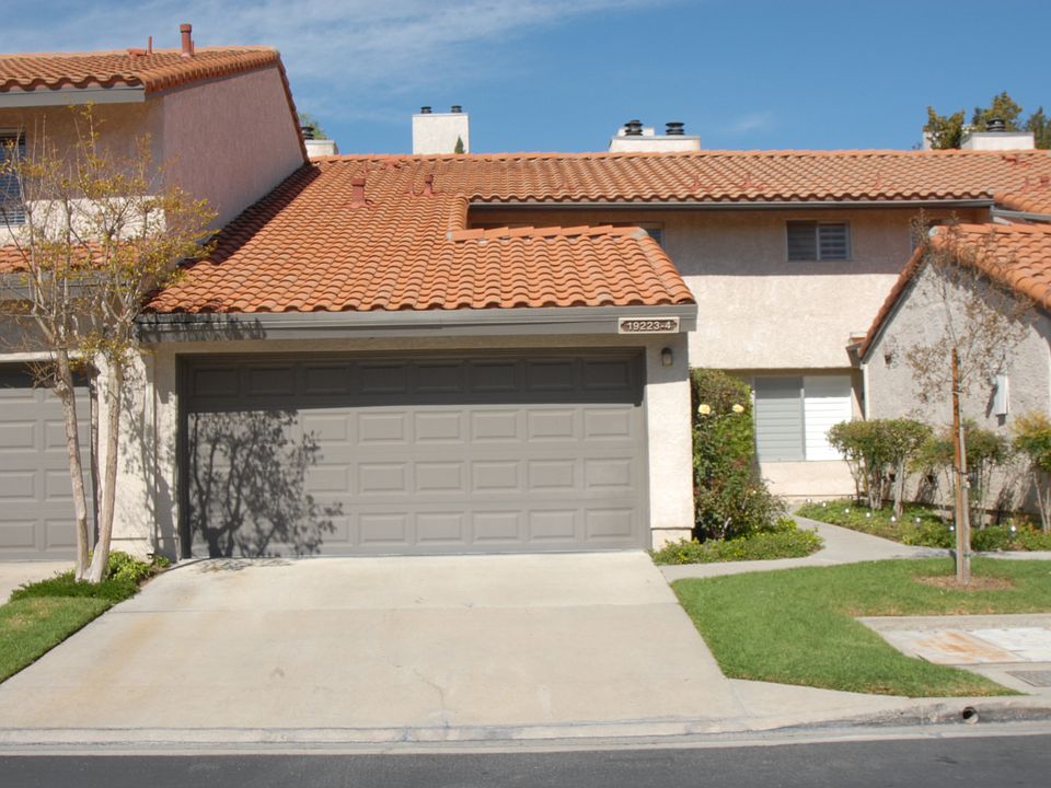 Full size side by side garag