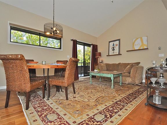 4th image of 724 Oak Grove Ave #7