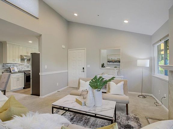 4th image of 174 Albacore Ln
