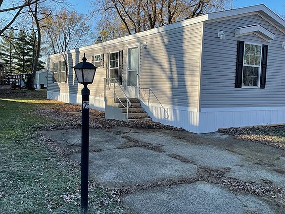 2nd image of 25 Bridle Ln #25