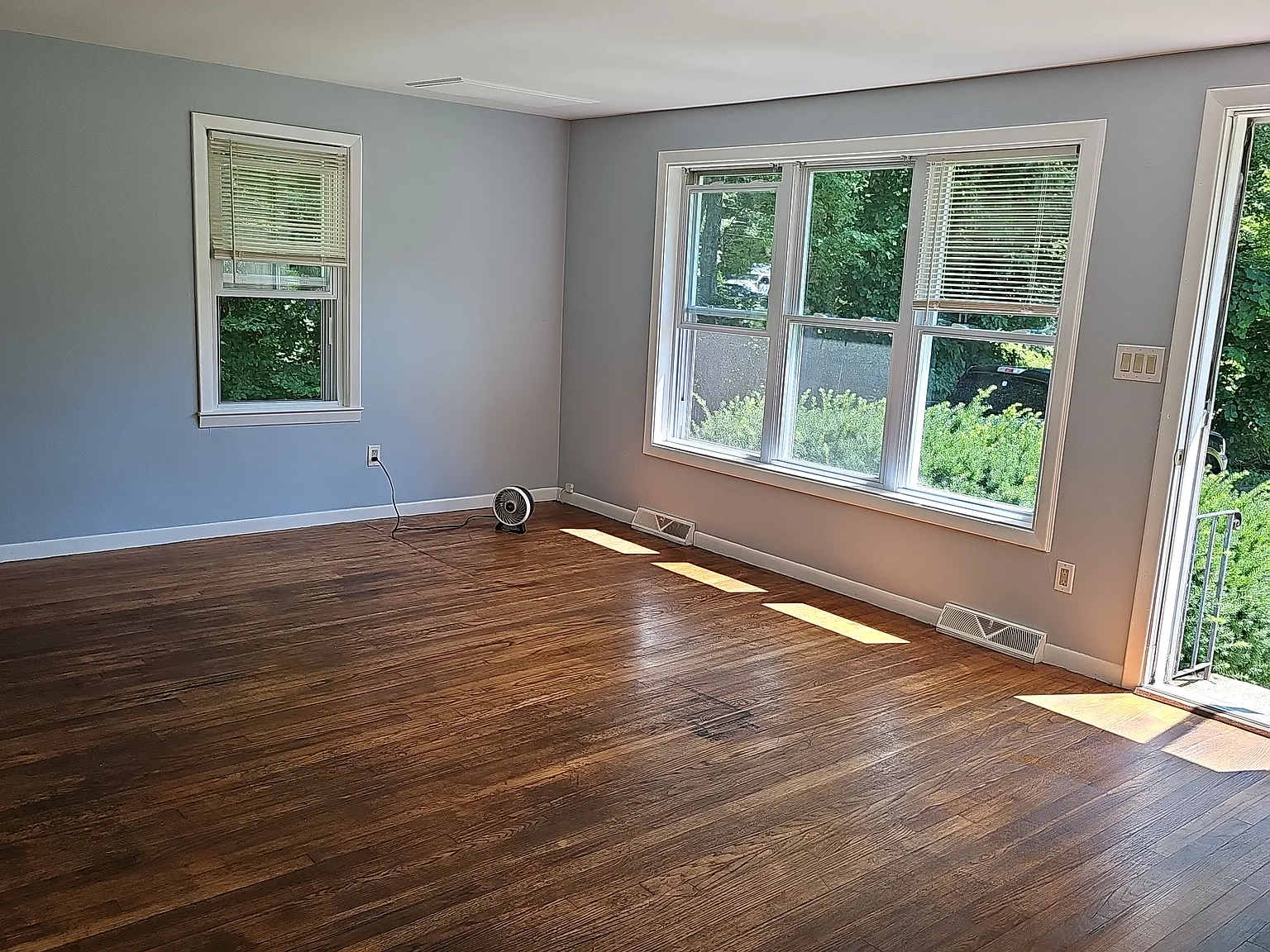 2 bed, 860 sqft, $2,350 — Photo 2