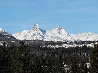 7 Crandall Park Ln, Cody, WY 82414