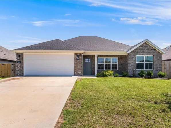 1806 Hudson Dr, Siloam Springs, AR 72761