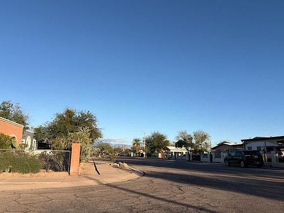 4th image of 1620 W Niagara St