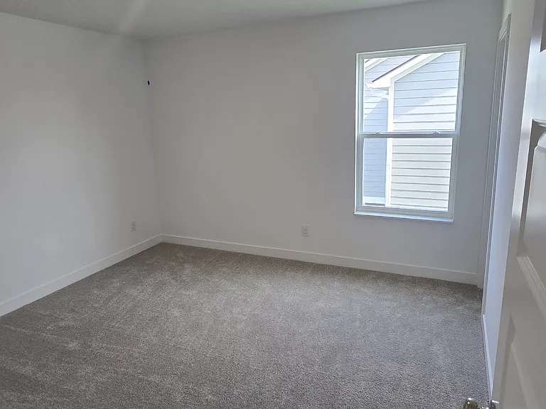 436 Eisenhower St — Photo 23