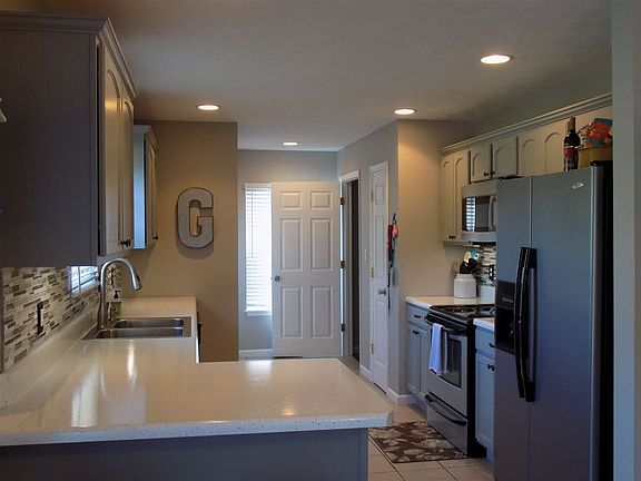 3rd image of 2525 Park Place Dr
