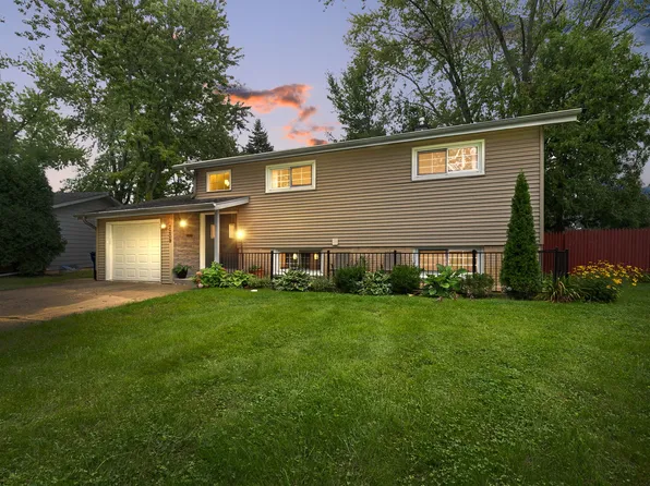 2209 Kingston Rd, Waukegan, IL 60087