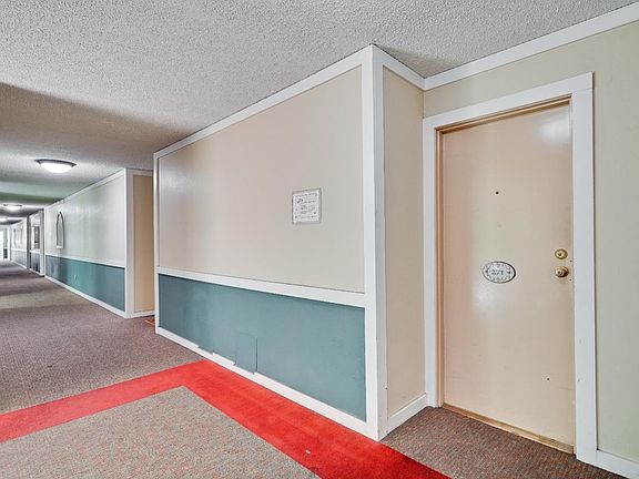 2nd image of 1760 Halford Ave Unit 271