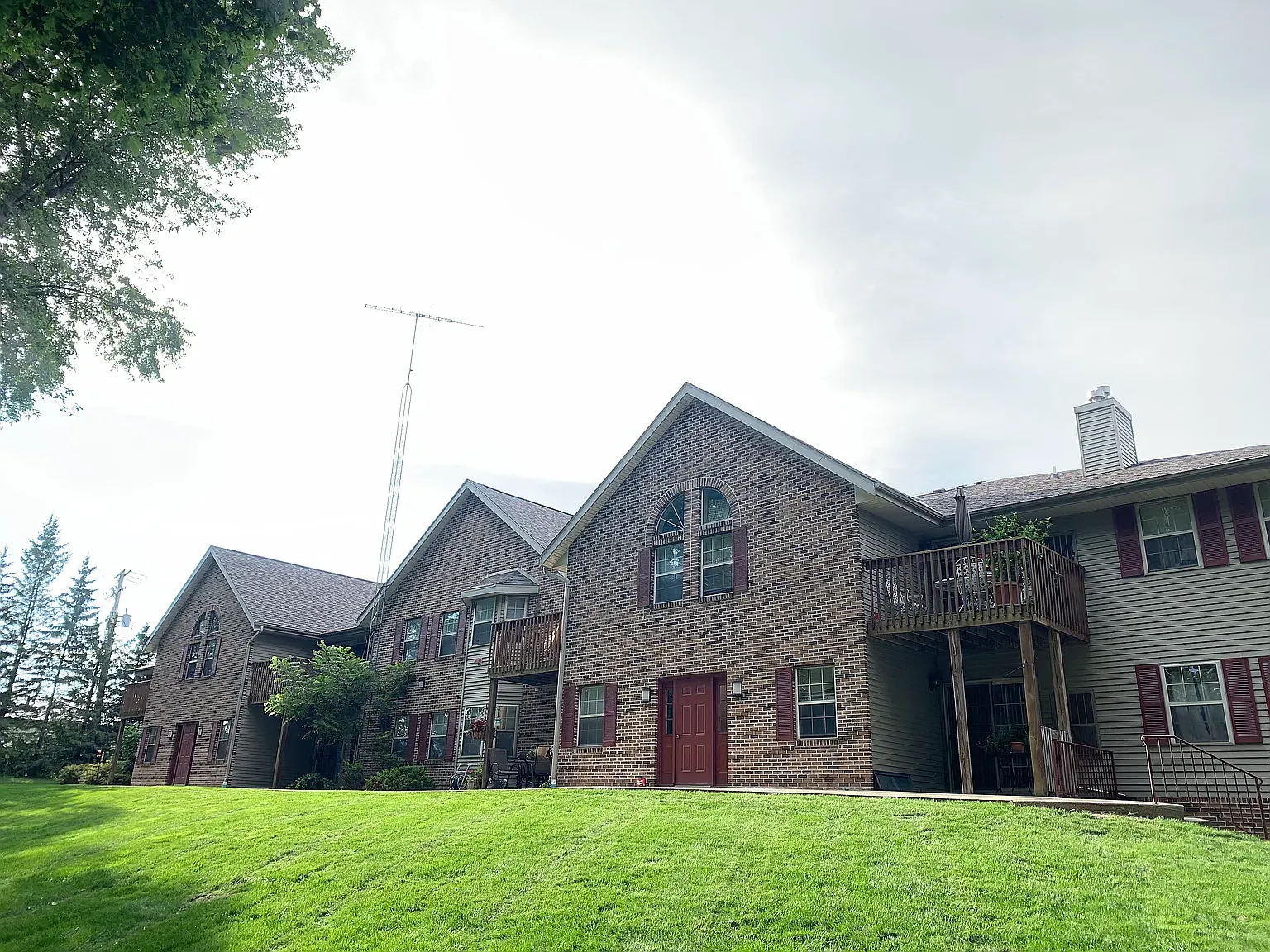 Shady Brook — Photo 1