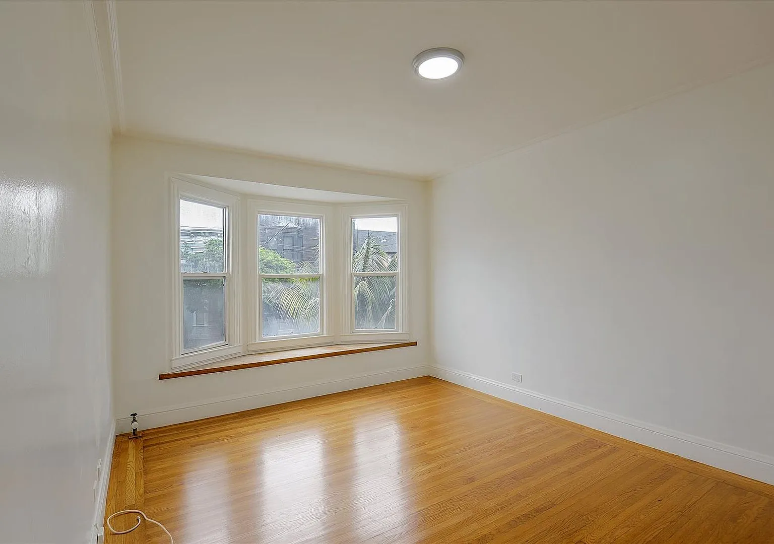 334 Noe Street (929r) — Photo 4