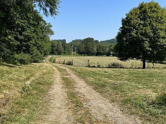 4th image of 7300 Hickory Creek Rd