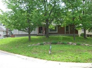 1902 SW Morningside Dr, Blue Springs, MO 64015