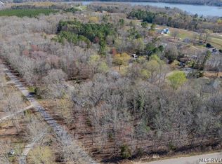 76 Oakwood Dr, Macon, NC 27551