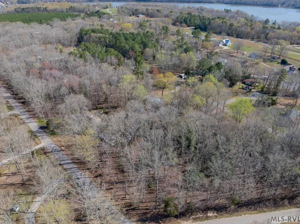 73 Oakwood Dr, Macon, NC 27551