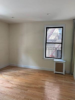 5th image of 100 Fort Washington Ave APT 3