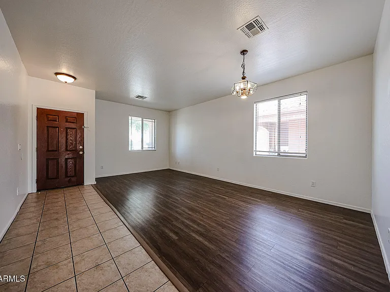 6307 S 69th Gln — Photo 14