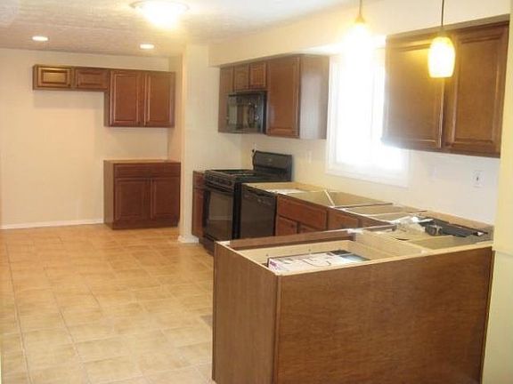 3rd image of 603 Colby St