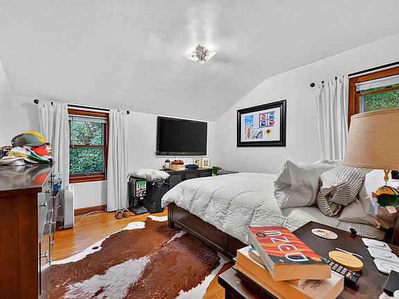 2nd image of 1424 N 70th St #1424