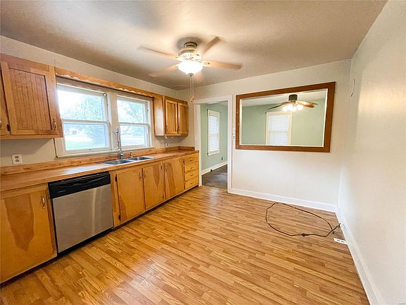 2nd image of 501 S Pershing Ave