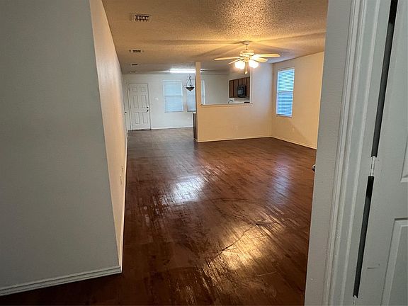 3rd image of 16517 Jasmine Springs Dr