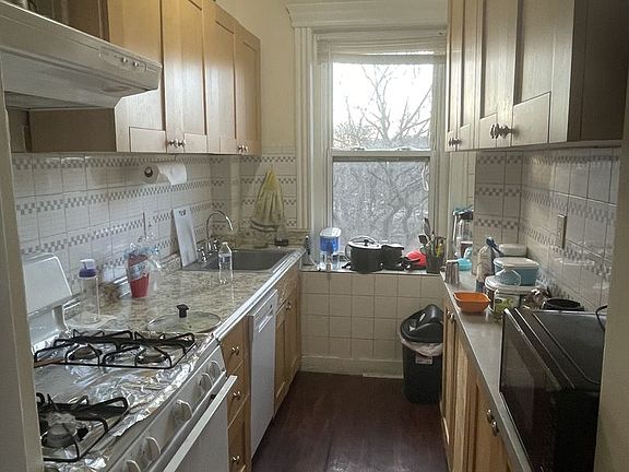 4th image of 325C Riverway #A15